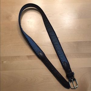 Navy vineyard vines whale print belt size 30